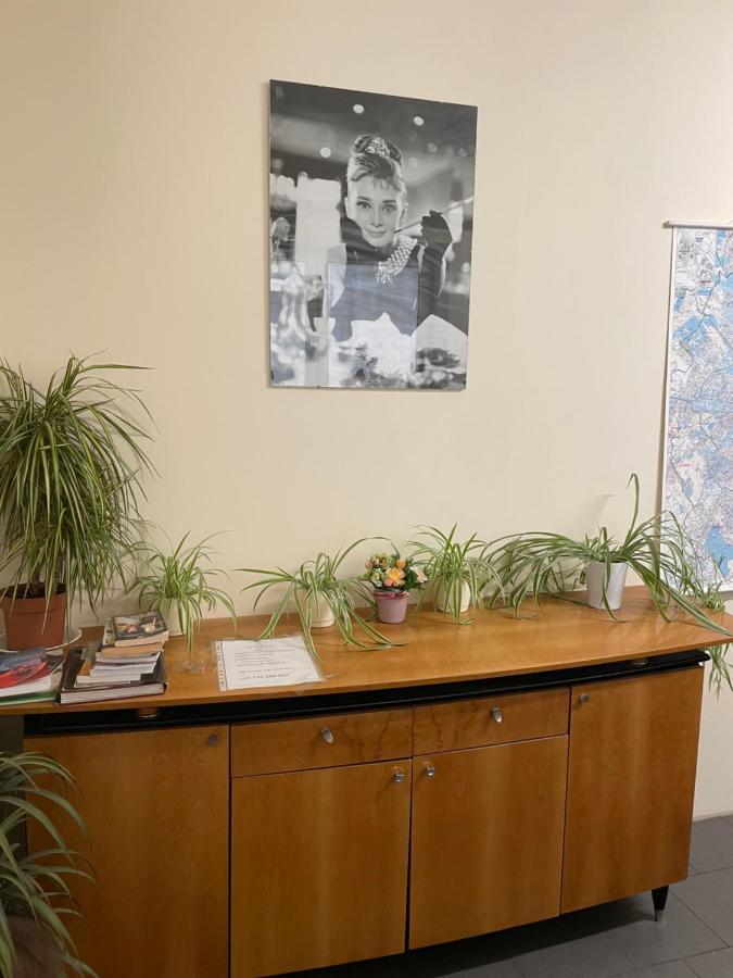 Hostel POPLAWOK Warschau Buitenkant foto