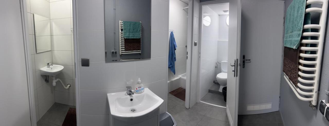 Hostel POPLAWOK Warschau Buitenkant foto